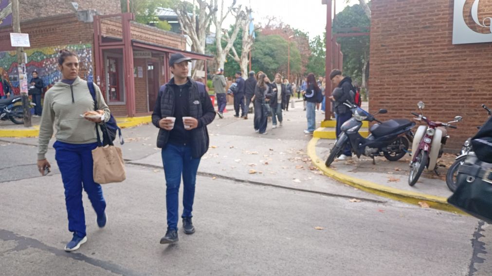 Amenaza de bomba en la Universidad Nacional de Quilmes: evacuaron a toda la comunidad educativa