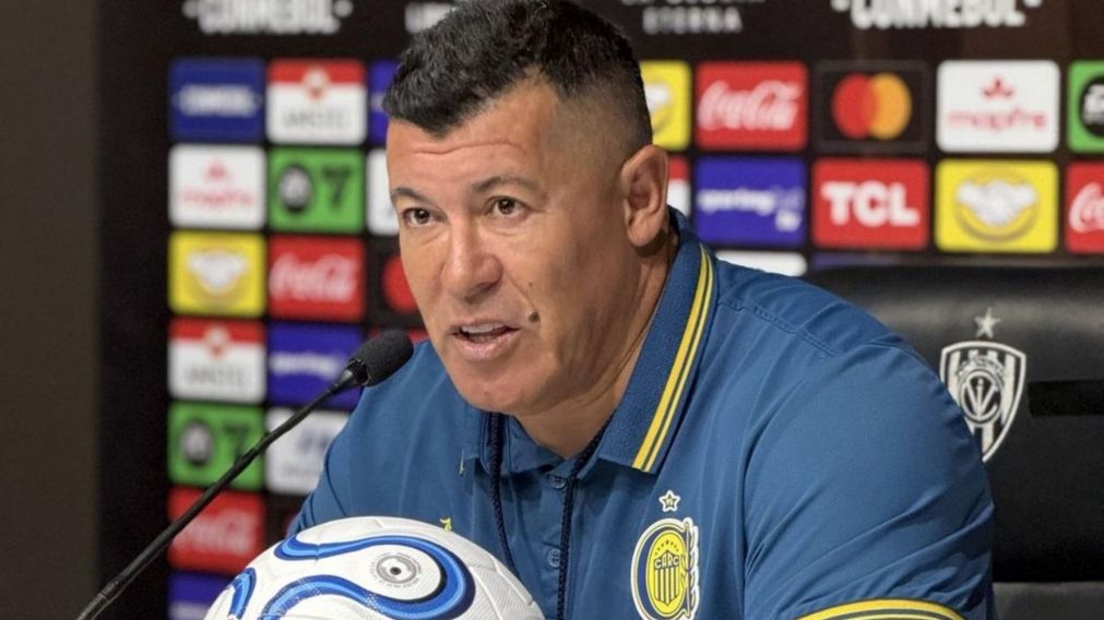  Rosario Central ech� a Jorge Almir�n 