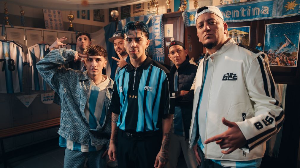 Luck Ra le canta a Messi y emociona a los fan�ticos con "El �ltimo Baile", su homenaje m�s especial