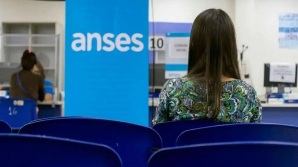 Titulares de la Prestaci�n por Desempleo ANSES cobran hasta $363.000 en junio 2026 (Imagen ilustrativa).