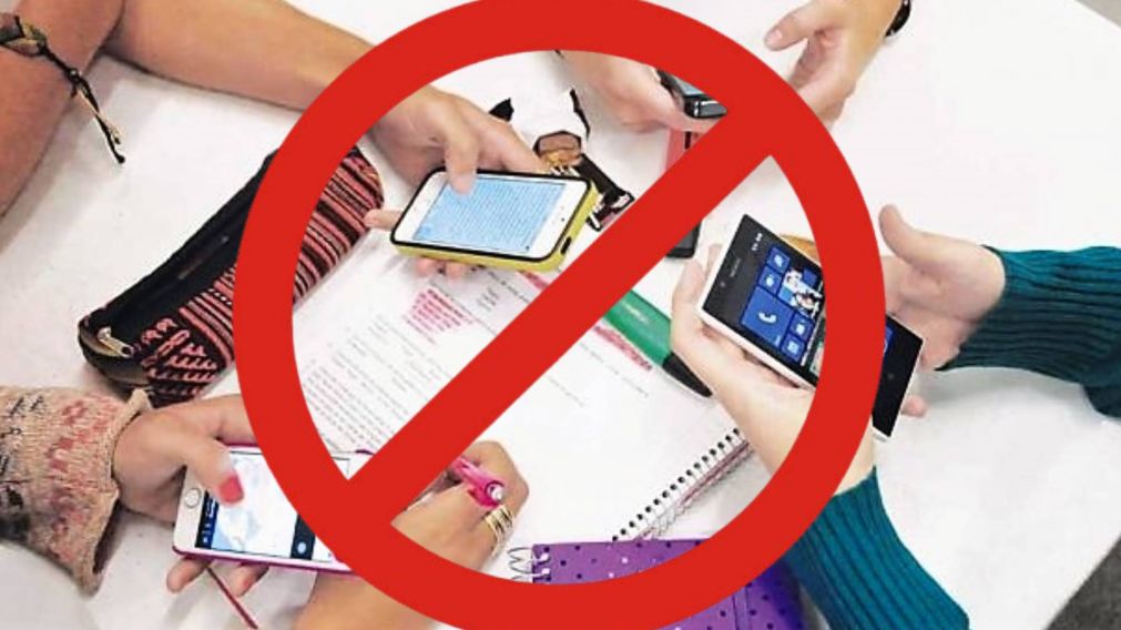 Chubut restringe el uso de celulares en las escuelas para alumnos y docentes