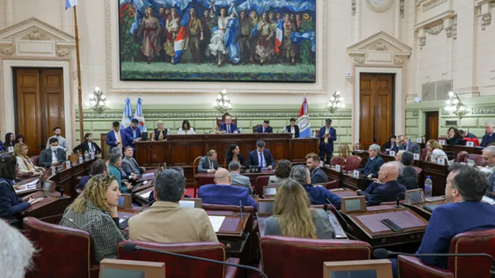 La Legislatura de Santa Fe dispuso la suspensi�n de la fiscal Mar�a Ver�nica Ballari.