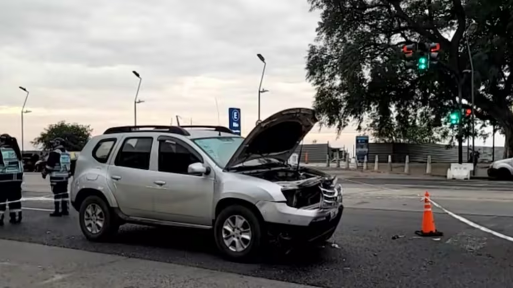 Manejaba un Porsche con 2,52 de alcohol en sangre: chocó, escapó y lo agarraron caminando