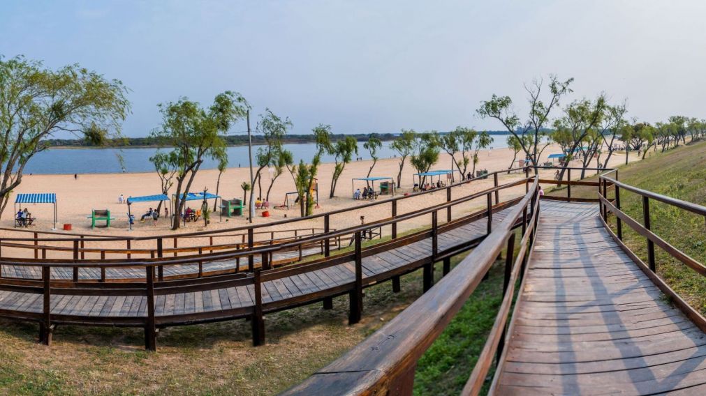 Los humedales, la abundante fauna silvestre y su cercan�a con la ciudad convierten a este destino en uno de los grandes orgullos ambientales del norte argentino.
