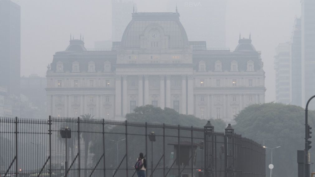 Una vasta cortina de niebla se apoder� de la Ciudad de Buenos Aires y alrededores (X).
