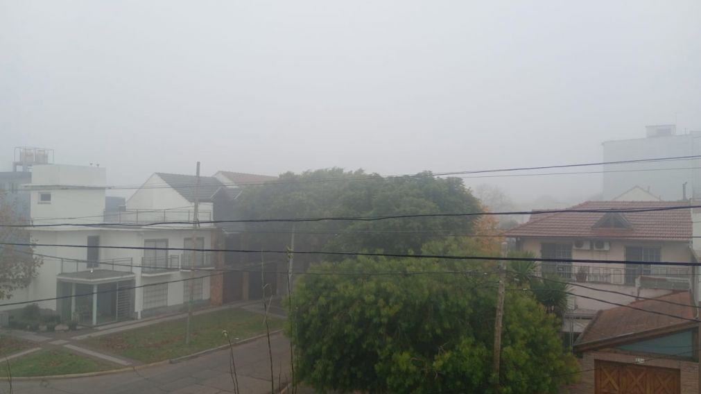 Quilmes, entre las zonas más afectadas por la niebla de este sábado