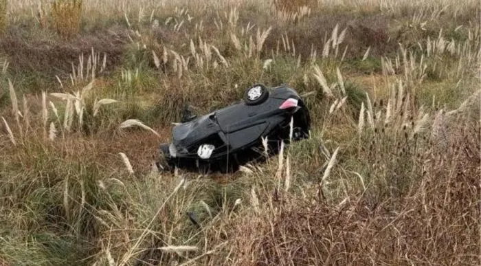 El auto en el que viajaba el bombero.