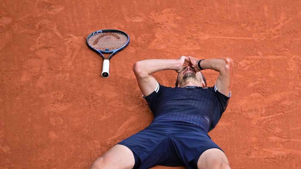 El tenista se convierte en el primer campe�n alem�n de singles masculinos en Roland Garros en la Era Abierta.