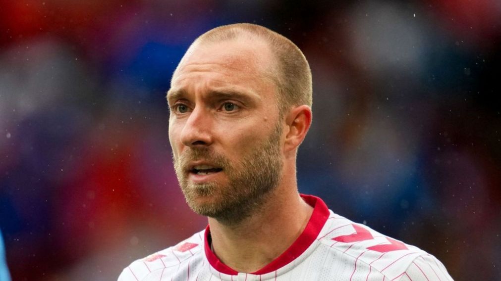 Christian Eriksen se desplomó y generó preocupación.