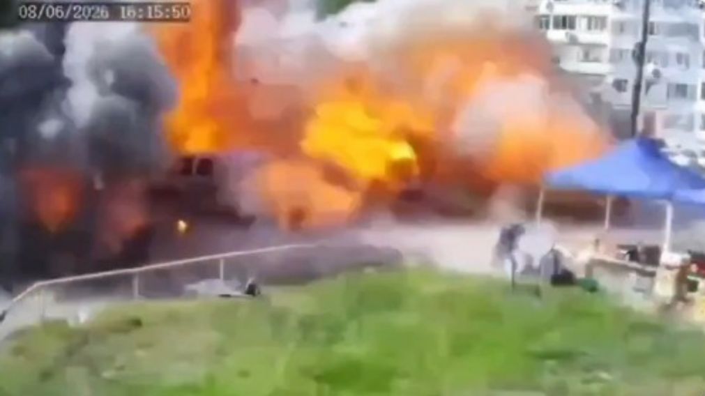 Momento exacto en el que cae el misil en suelo ucraniano y mató a varias personas (Captura de video).