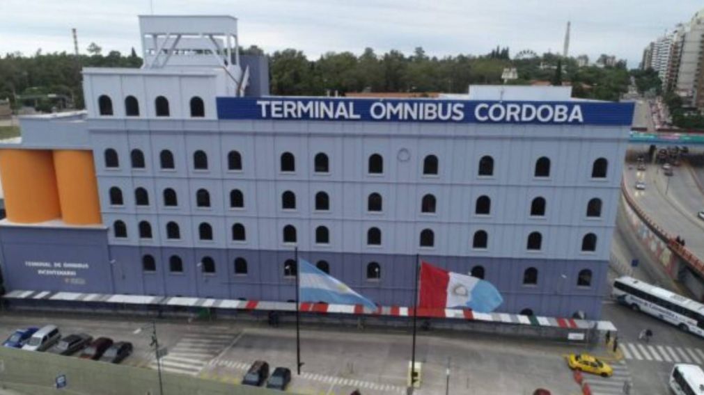La b�squeda de Luciana se extiende a la terminal ante la sospecha de un viaje a Corrientes.
