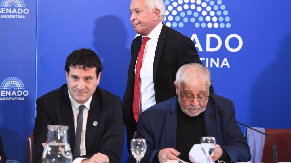 Senado: el peronismo fustig� al juez Pesino por su fallo contra la CGT y el oficialismo denunci� "acoso".