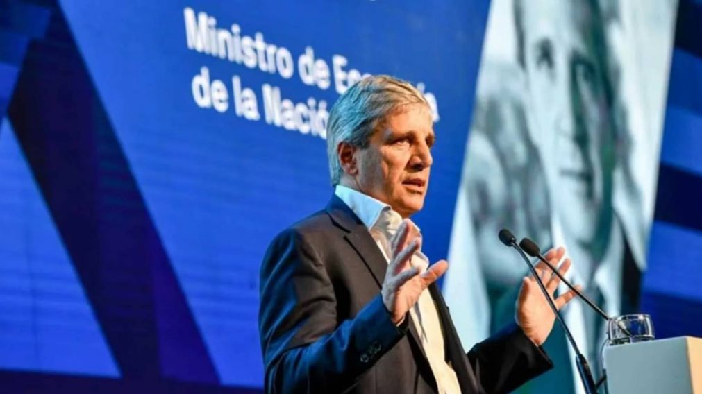 Luis Caputo hablar� en el IAE Summit 2026.