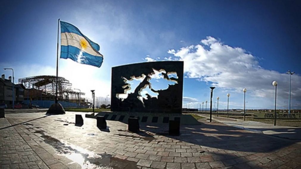 Argentina rechaza el proyecto petrolero británico Sea Lion en las Islas Malvinas y advierte acciones legales.