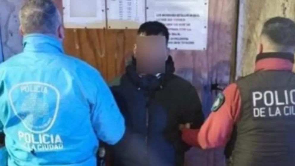 El hombre fue detenido en Parque Patricios por la Policía de la Ciudad.