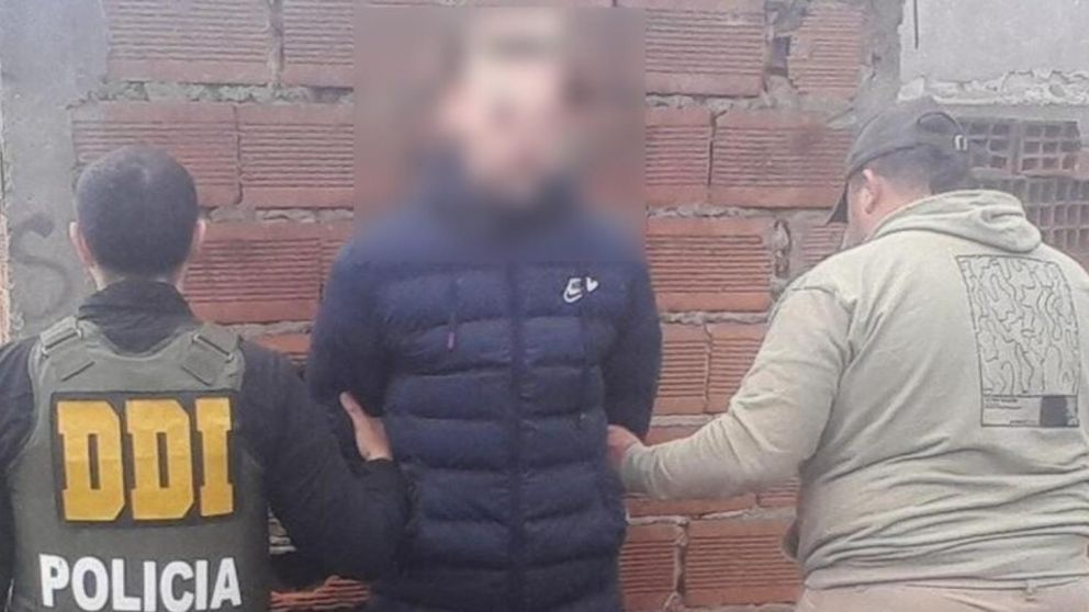 Este es el individuo que resultó aprehendido en el procedimiento.