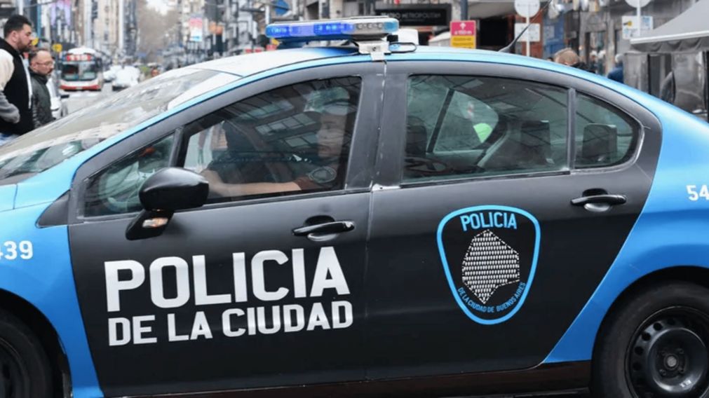 La policía detuvo a un hombre que estaba prófugo desde 2015.