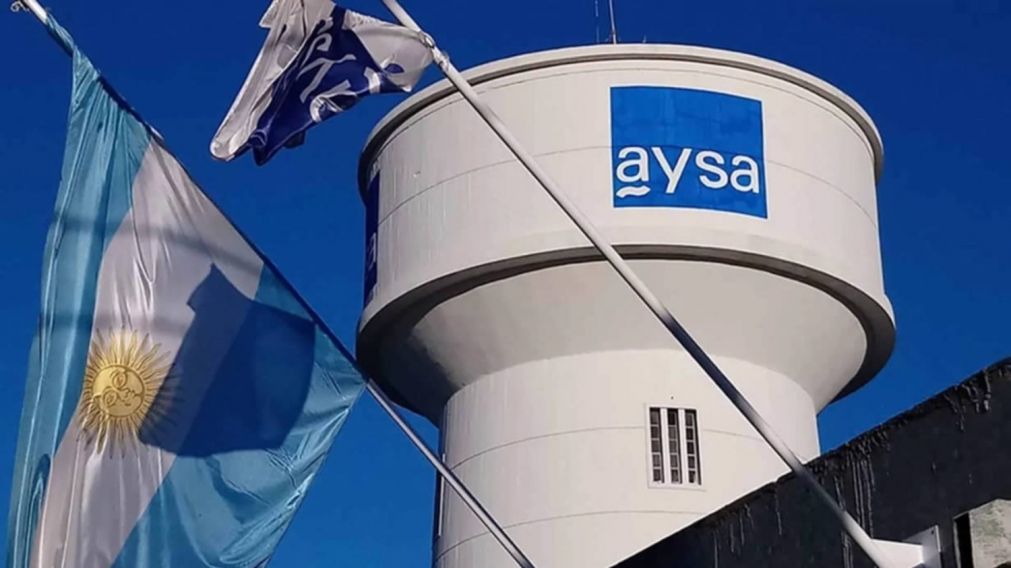 La norma impulsada por el Gobierno habilita la venta del 90% del capital accionario de AYSA, hoy en manos de Nación, mediante una licitación pública nacional e internacional.