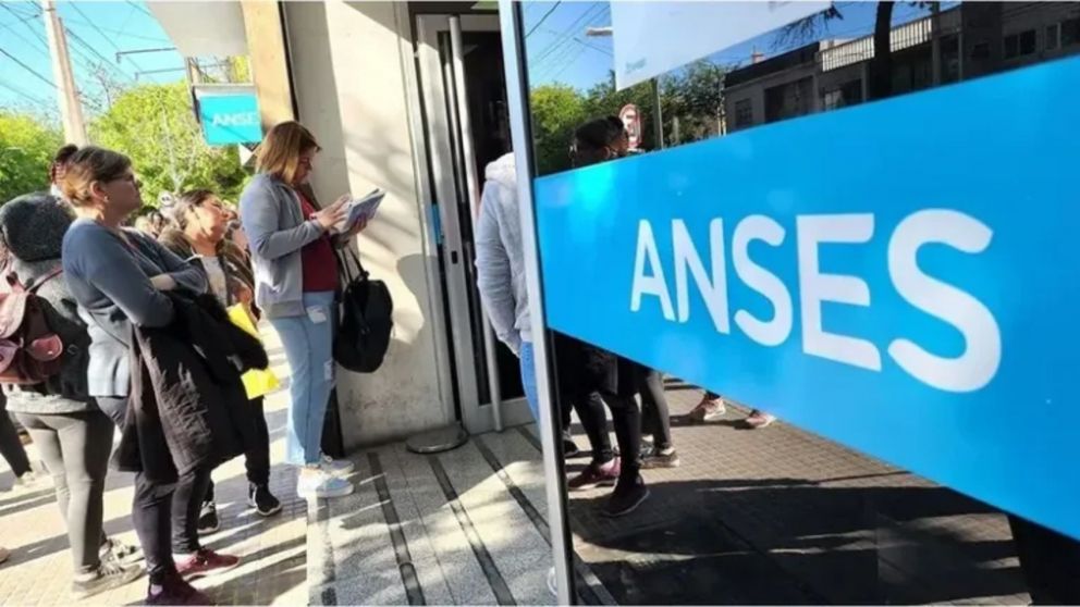 El Gobierno anunció un aumento para jubilaciones y asignaciones familiares a partir de agosto (Imagen ilustrativa).