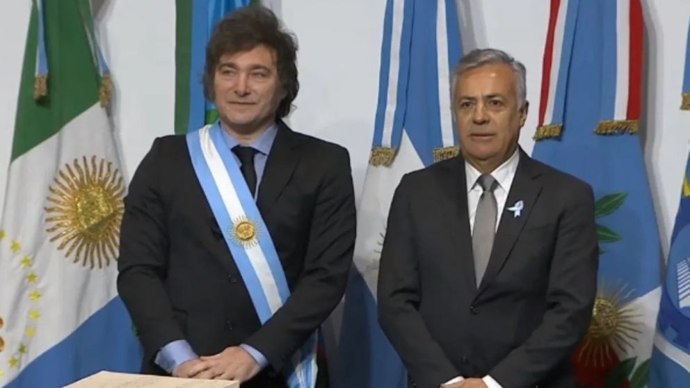 El presidente Javier Milei junto al gobernador Alfredo Cornejo. Habrá alianza en octubre.