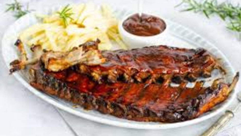 Ingredientes y modo de preparación para unas exquisitas costillas de cerdo a la barbacoa.