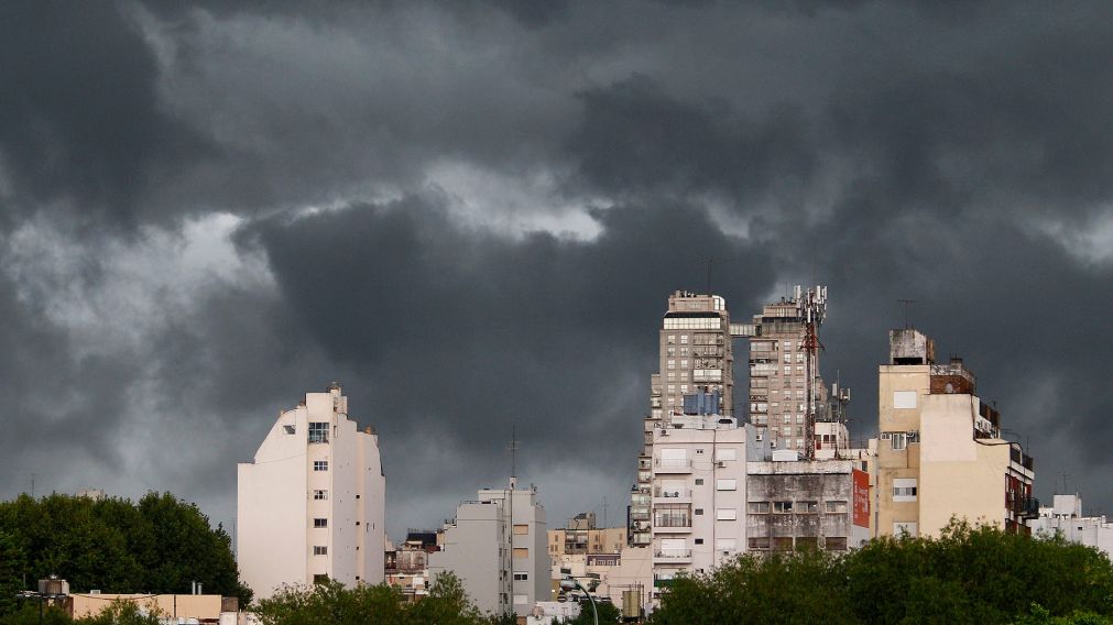 Llegaron las tormentas y "se cae el cielo": ¿Hasta qué hora llueve hoy en Buenos Aires?