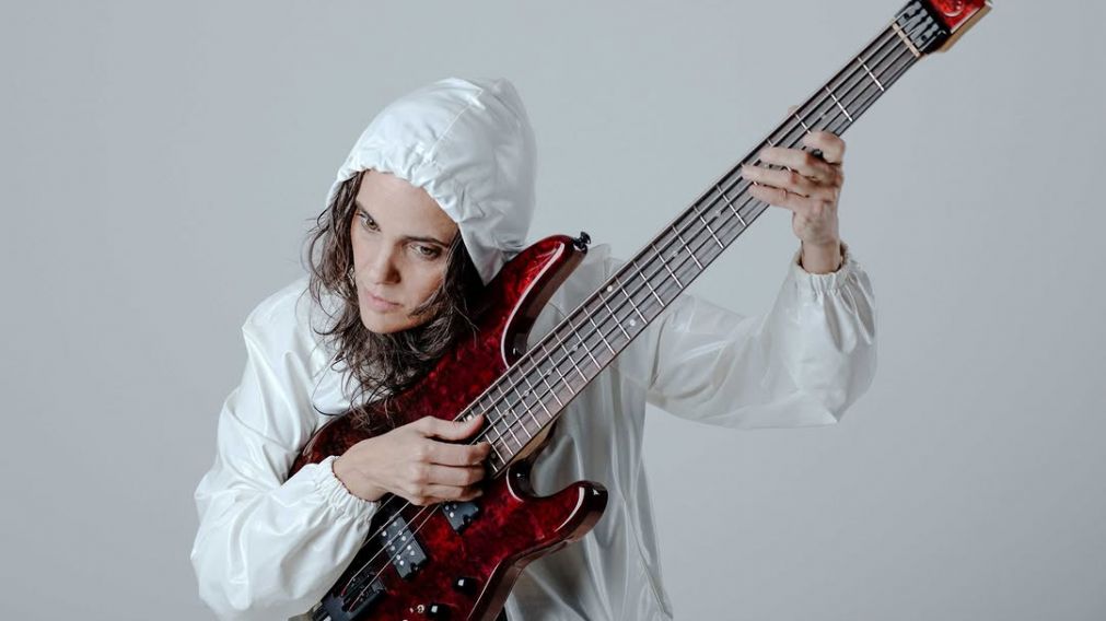Brenda Martin: el bajo como voz �ntima y circular
