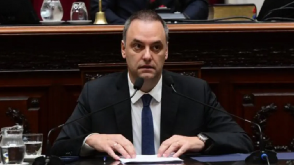 Manuel Adorni present� su declaraci�n jurada ante la Oficina Anticorrupci�n: asegur� que ten�a medio mill�n de d�lares en negro 