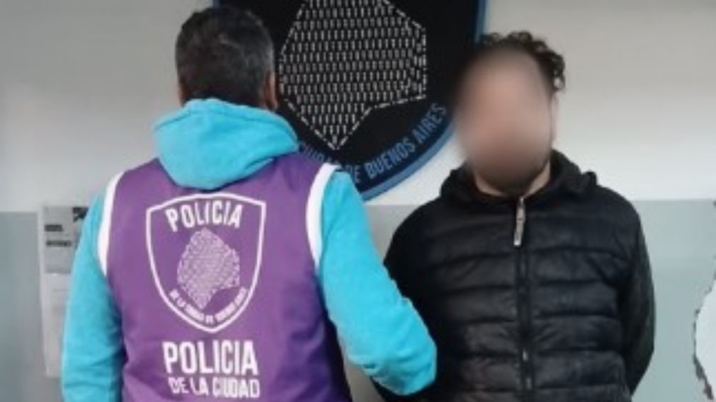 El detenido en el barrio de San Nicolás tiene antecedentes penales (Policía de la Ciudad).