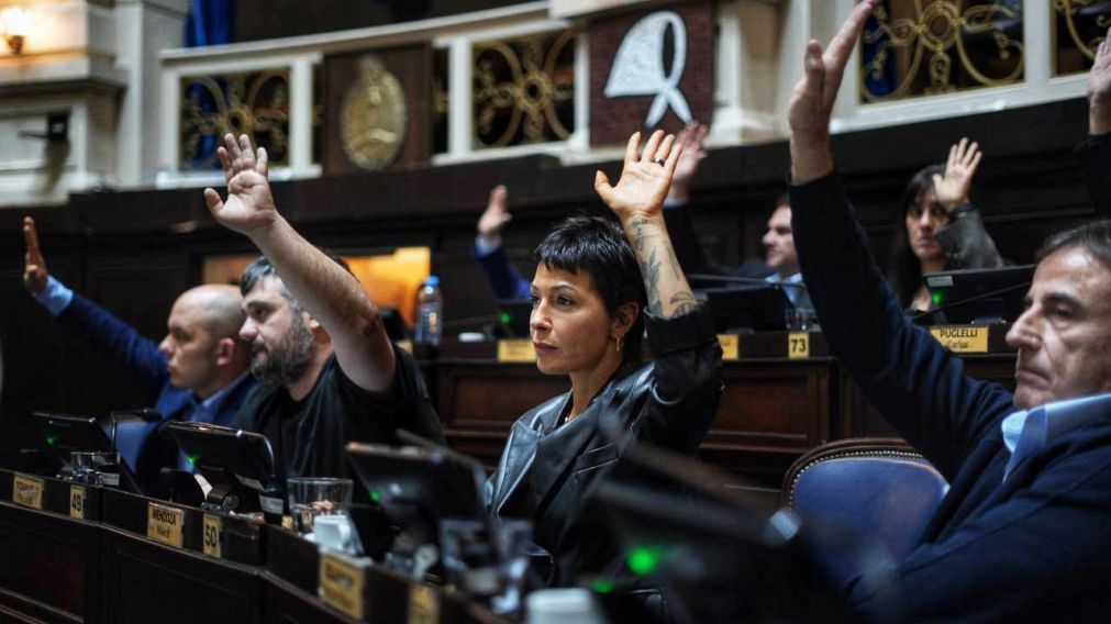 Mayra Mendoza: "La oposici�n le da la espalda a los municipios bonaerenses"