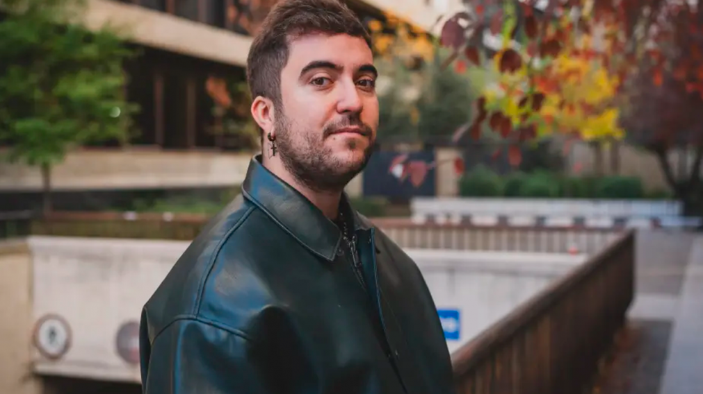Qui�n es Beret, el cantante denunciado por presunta agresi�n sexual d�as despu�s de cantar ante el papa Le�n XIV