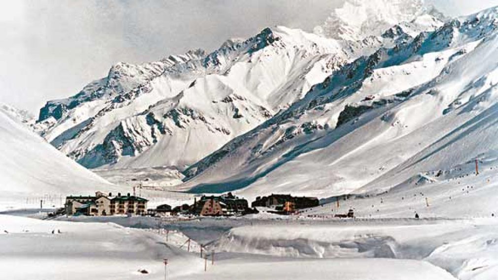 La temporada invernal transforma este rinc�n de la cordillera en uno de los lugares m�s bonitos de Argentina.