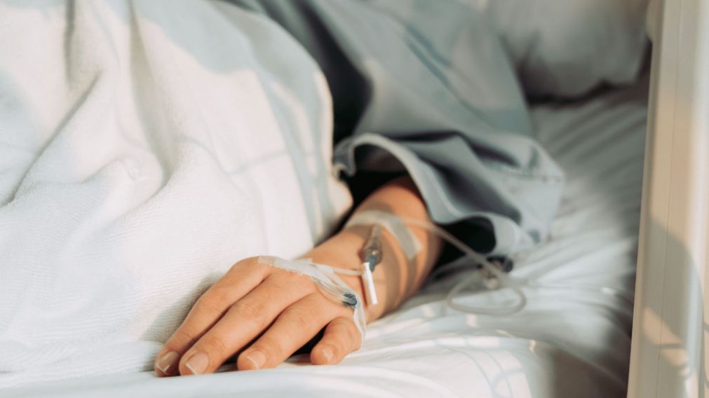 Un pedazo de carne dejó sin respirar durante varios minutos a la mujer y lo que vio en el "más allá" la dejó impactada.