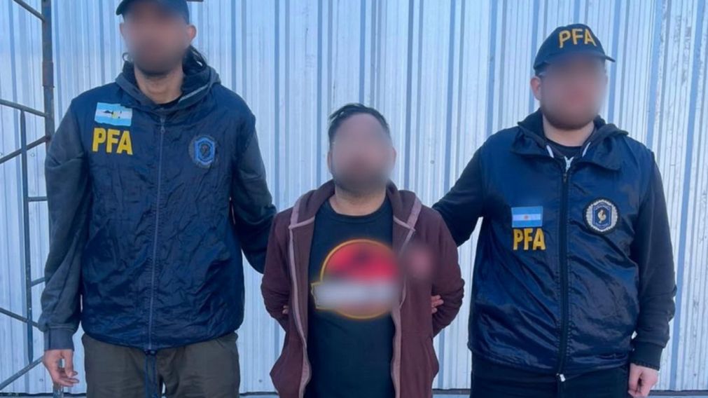 Detuvieron a un pai umbanda por escalofriantes torturas y violaciones a una mujer y a sus dos hijas.