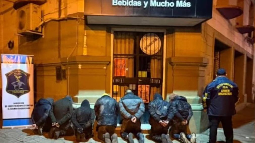 Caen 12 boqueteeros y un expolic�a que lideraba la banda: estaban por saquear dos bancos.