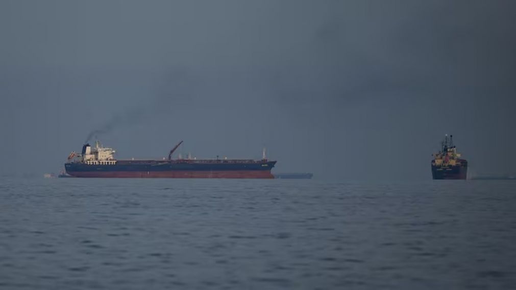 El precio del petróleo registró una fuerte caída tras el anuncio del acuerdo entre Estados Unidos e Irán para poner fin al conflicto en Medio Oriente (Imagen AP).