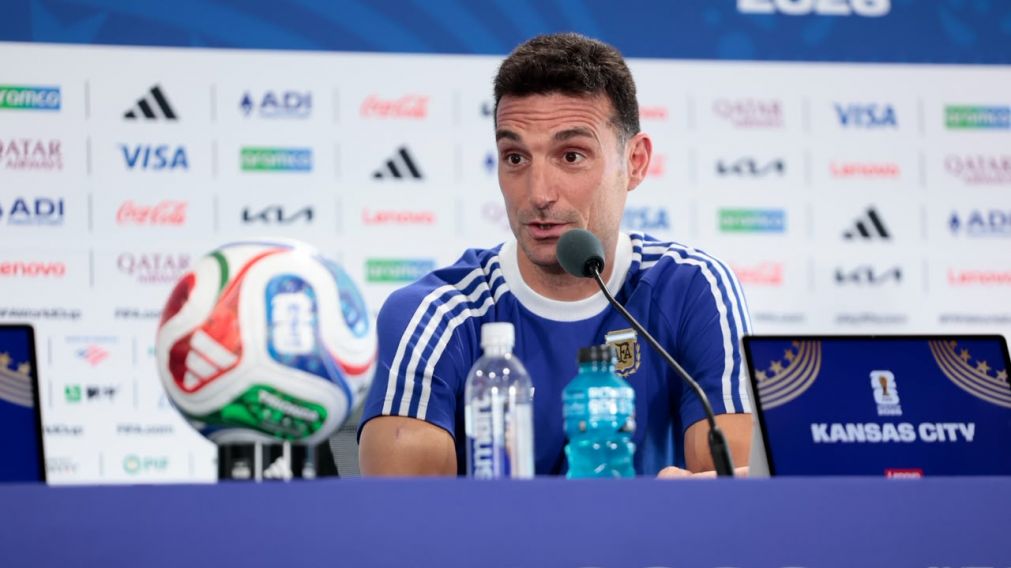 Scaloni confirm� que el Dibu Mart�nez "est� bien" y que ser�a el titular para el debut contra Argelia. (Foto: prensa AFA)