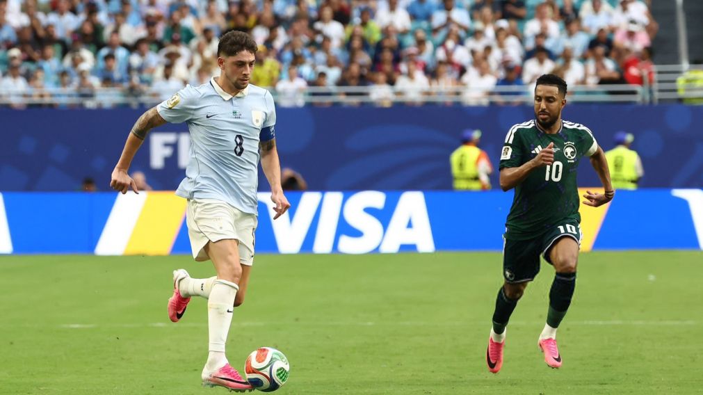 Uruguay empató con Arabia Saudita en su debut.