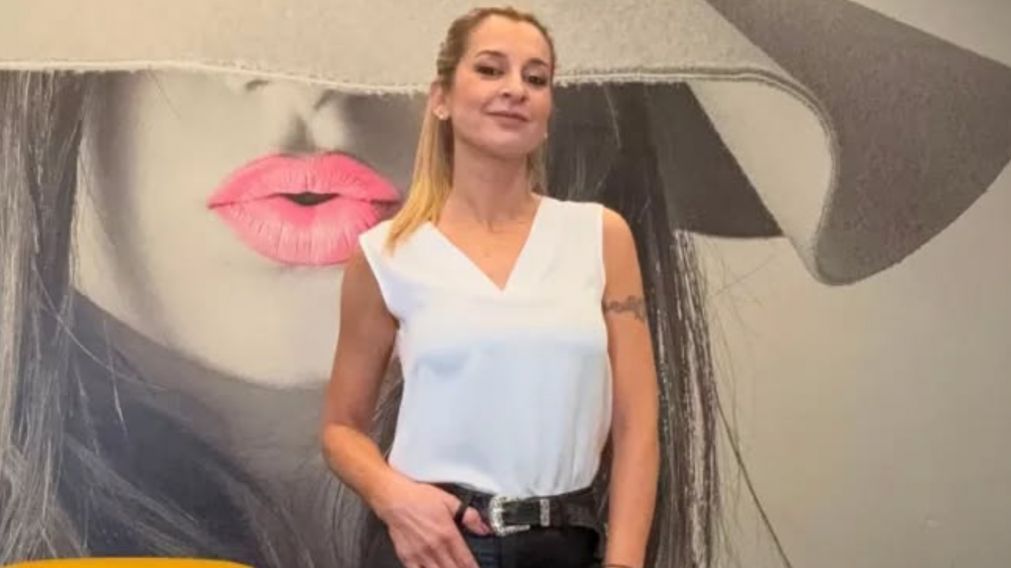 Mariela Fern�ndez apost� por las botas slouchy y anticip� la tendencia que dominar� el invierno 2026. (Foto: Instagram/ @cronicalooks).
