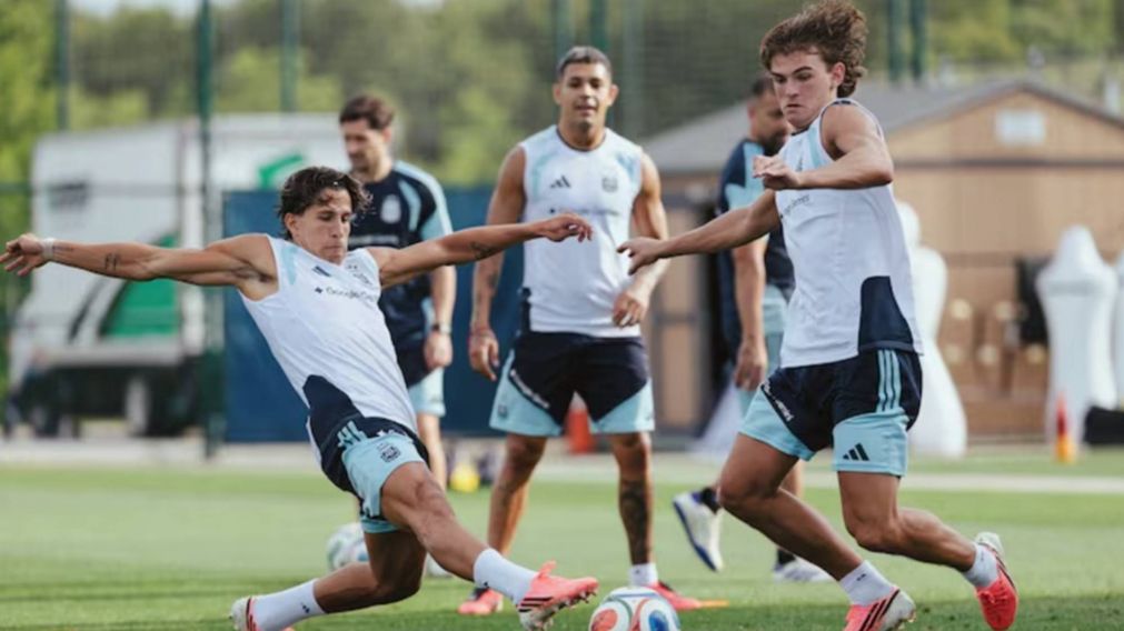 �AHORA! La Selecci�n Argentina se entrena pensando en Austria.