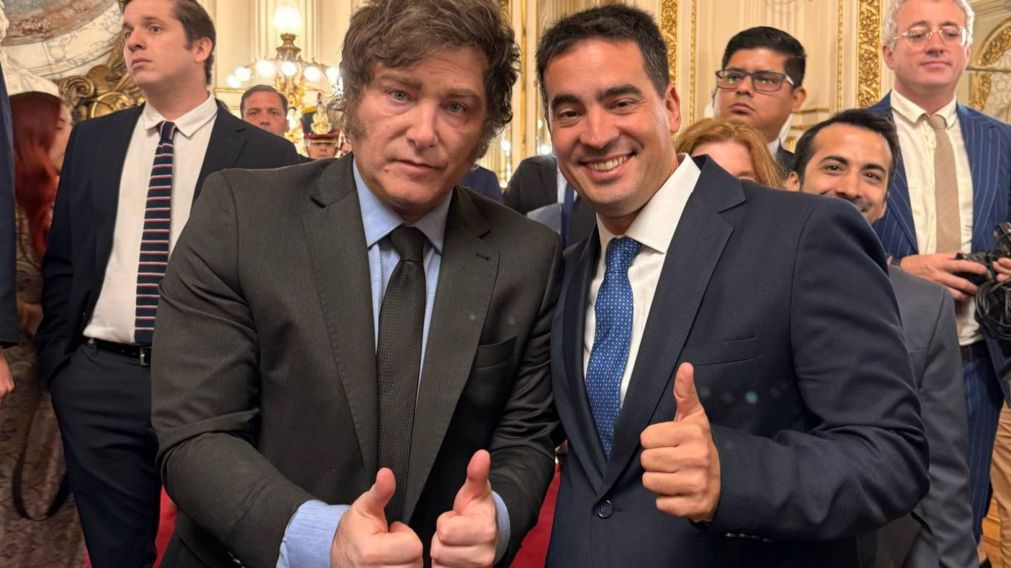 Manuel Adorni anunci� a su sucesor y Javier Milei tiene nuevo vocero presidencial: Adri�n Ravier.