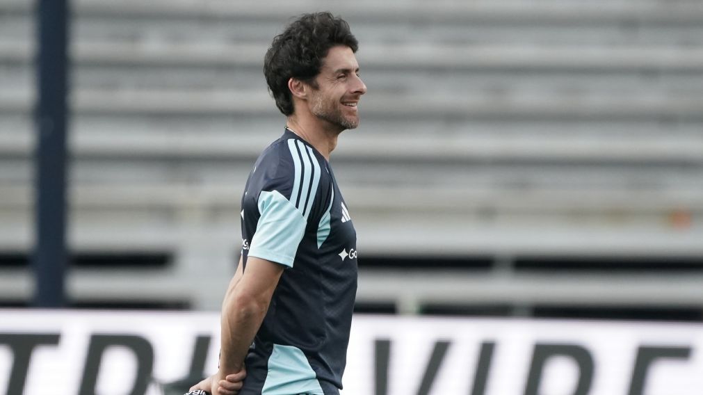El ex futbolista dio una entrevista con el sitio oficial de la FIFA.