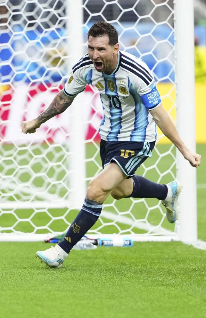 Argentina ganó, se ilusiona con el primer puesto y Messi hizo historia otra vez