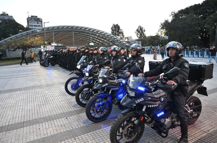 Megaoperativo policial en la Ciudad de Buenos Aires: ms de 1.100 efectivos blindaron los centros de trasbordo y las autopistas 