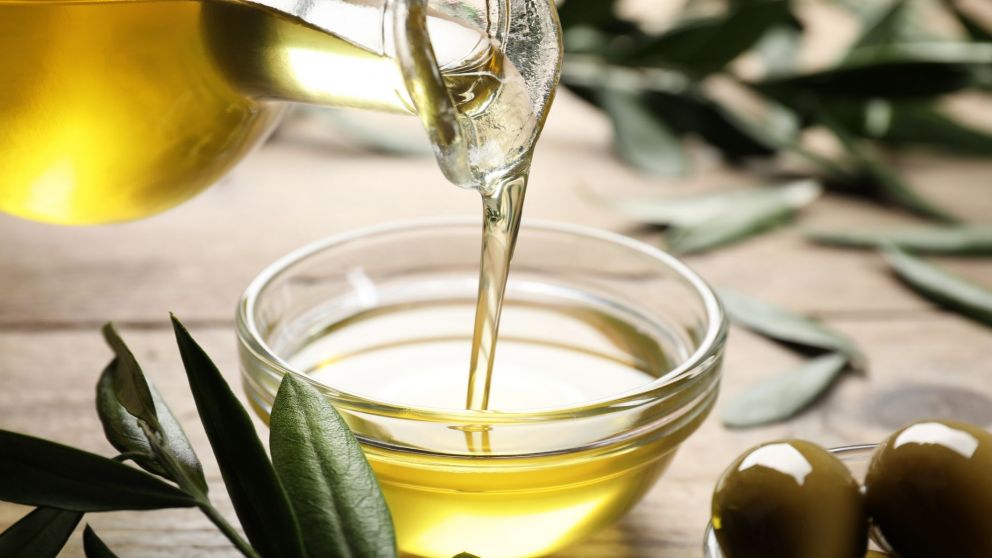Un aceite de oliva fue uno de los productos prohibidos por la ANMAT (Imagen ilustrativa).