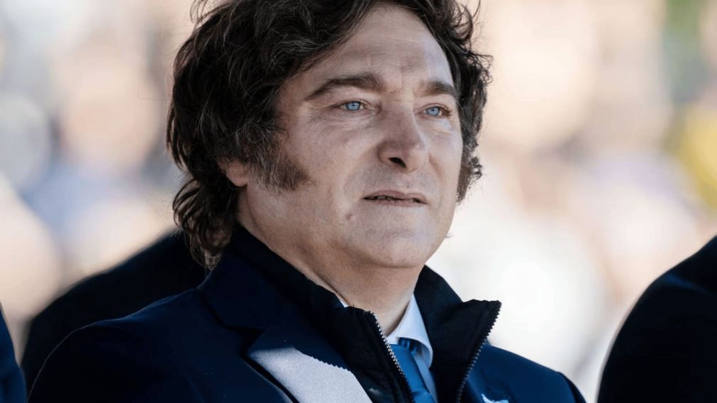 Javier Milei: "El monstruo vive porque cuando lo ven se orinan en las patas"