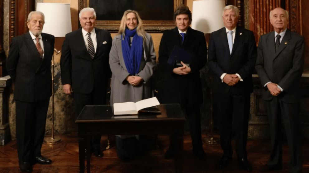 Javier Milei en el Jockey Club (Presidencia).