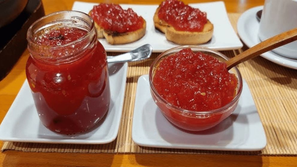 Descubrí la magia de la mermelada de tomate casera: una explosión de sabor
