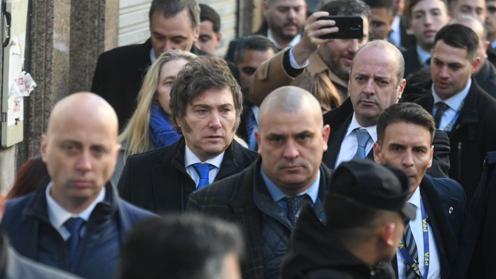 Javier Milei participa en el acto por el 31° aniversario del atentado por la AMIA (Foto Pablo Villán).