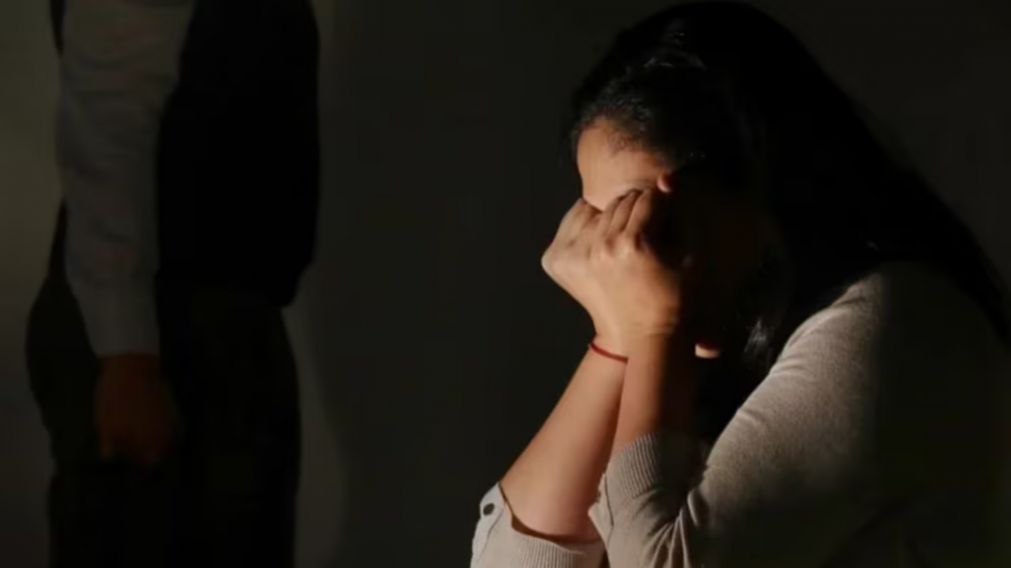 La adolescente tiene 14 años.